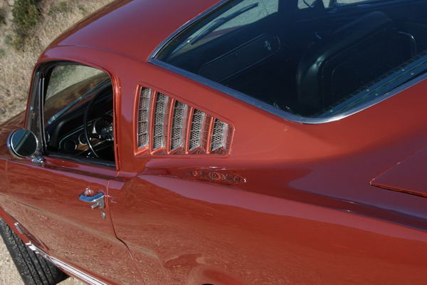 Mustang Fastback rear vent