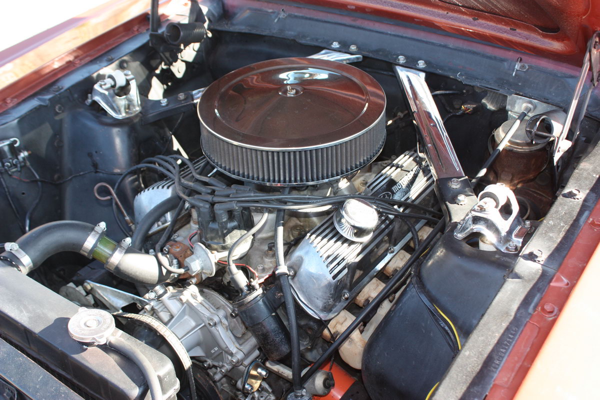 289 V8 engine
