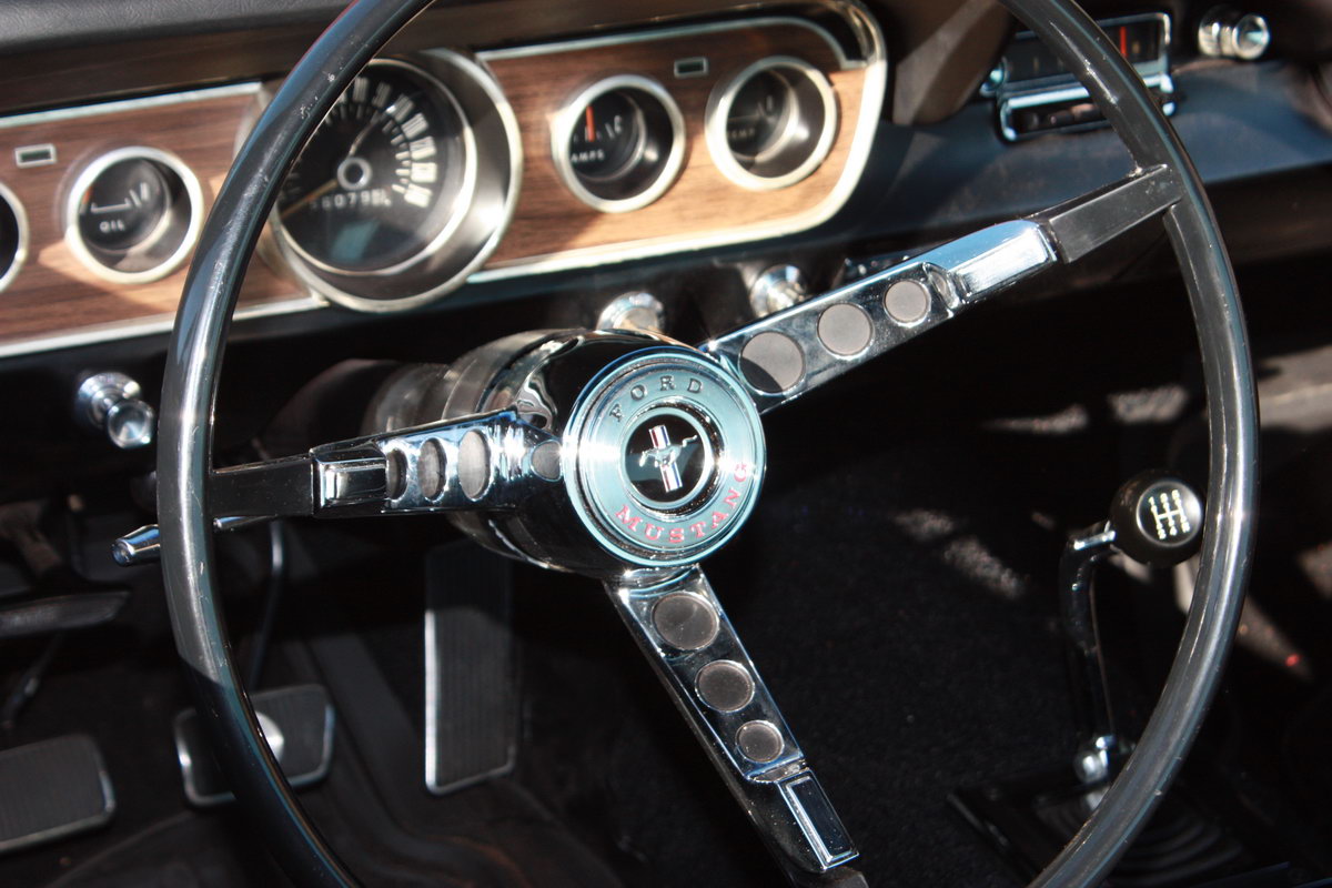 1965  1966 Mustang Steering Wheel