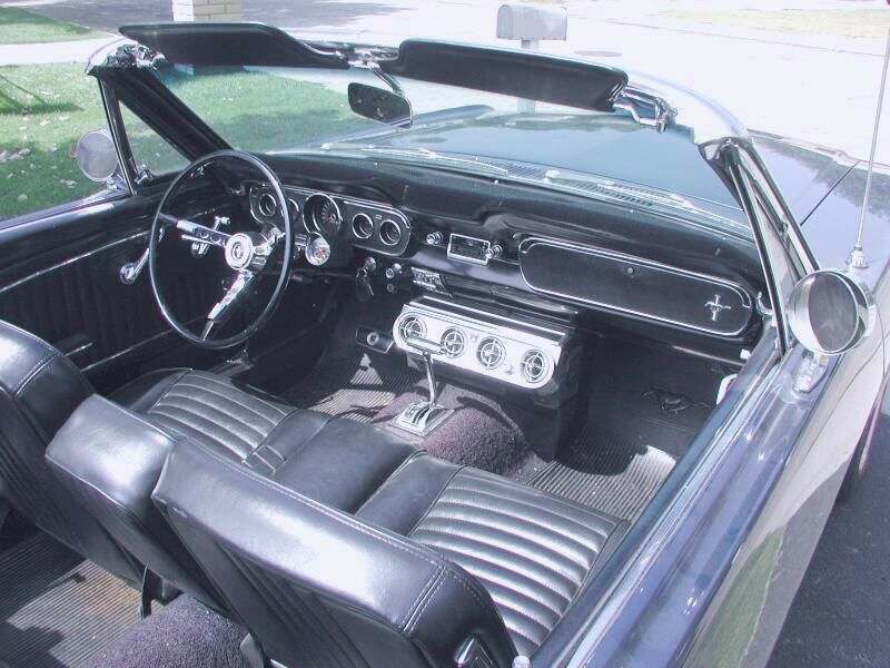 interior ford mustang